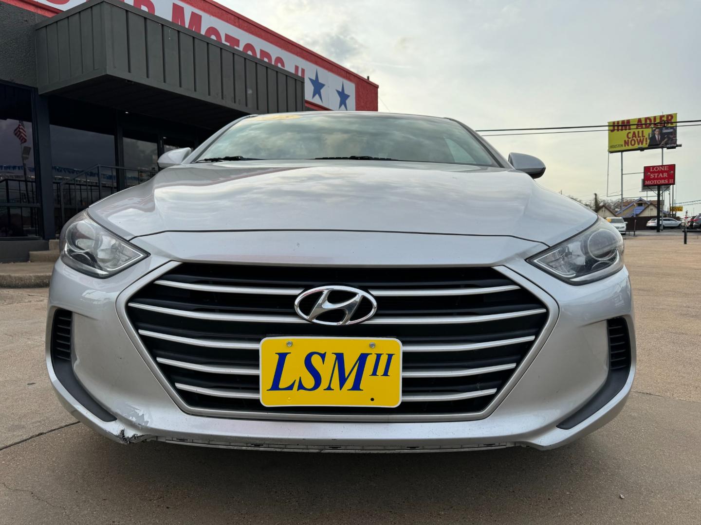 2018 SILVER /Gray HYUNDAI ELANTRA Limited 4dr Sedan (5NPD84LF7JH) with an 2.0L I4 engine, Automatic 6-Speed transmission, located at 5900 E. Lancaster Ave., Fort Worth, TX, 76112, (817) 457-5456, 0.000000, 0.000000 - This is a 2018 Hyundai Elantra Limited 4dr Sedan that is in excellent condition. There are no dents or scratches. The interior is clean with no rips or tears or stains. All power windows, door locks and seats. Ice cold AC for those hot Texas summer days. It is equipped with a CD player, AM/FM radio, - Photo#1